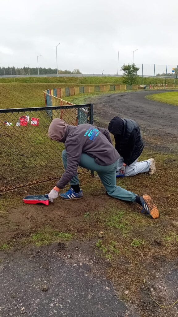 Pogoda deszczowa a wolontariusze w akcji!